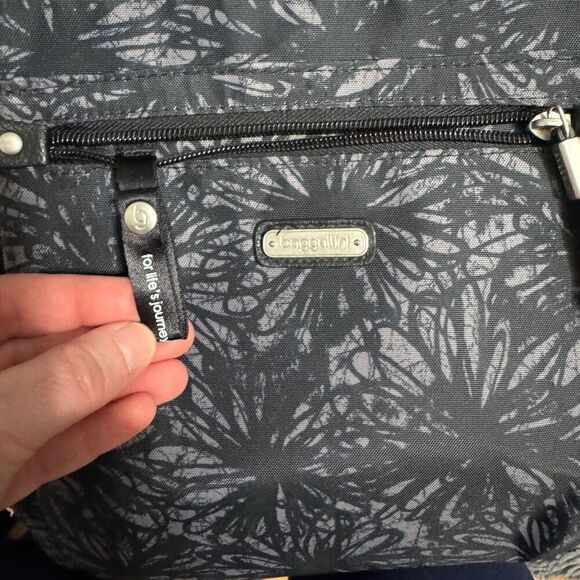 Baggallini Go bagg crossbody in midnight blossom - Picture 5 of 6